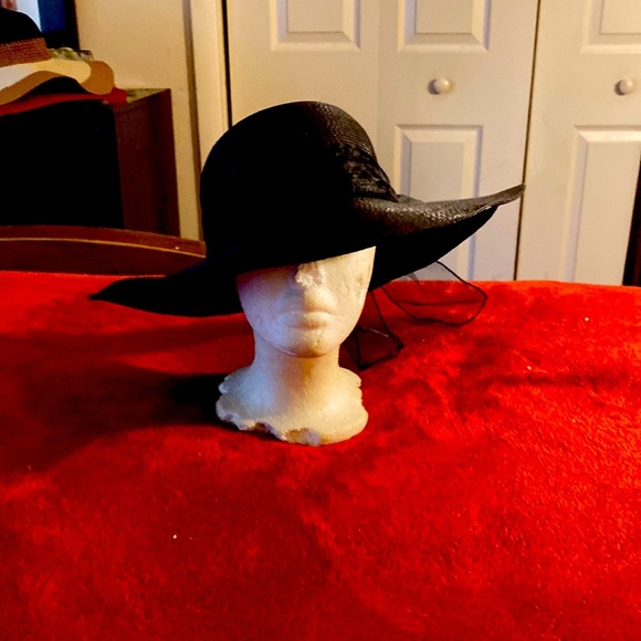 Accessories - Navy blue hat with bow n back